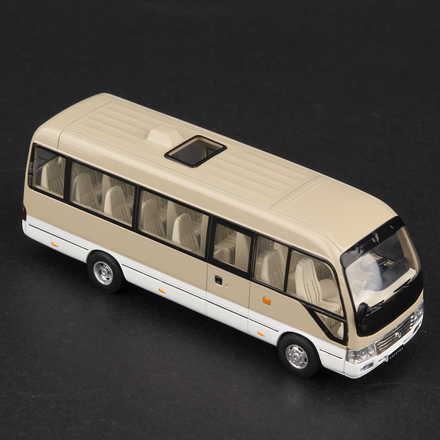 Toyota Coaster 1:64 Alloy Die- - đánh giá và giá Die Cast Car 1 64